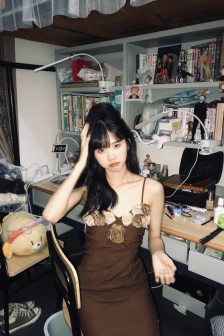 李采潭女教师1在线观看